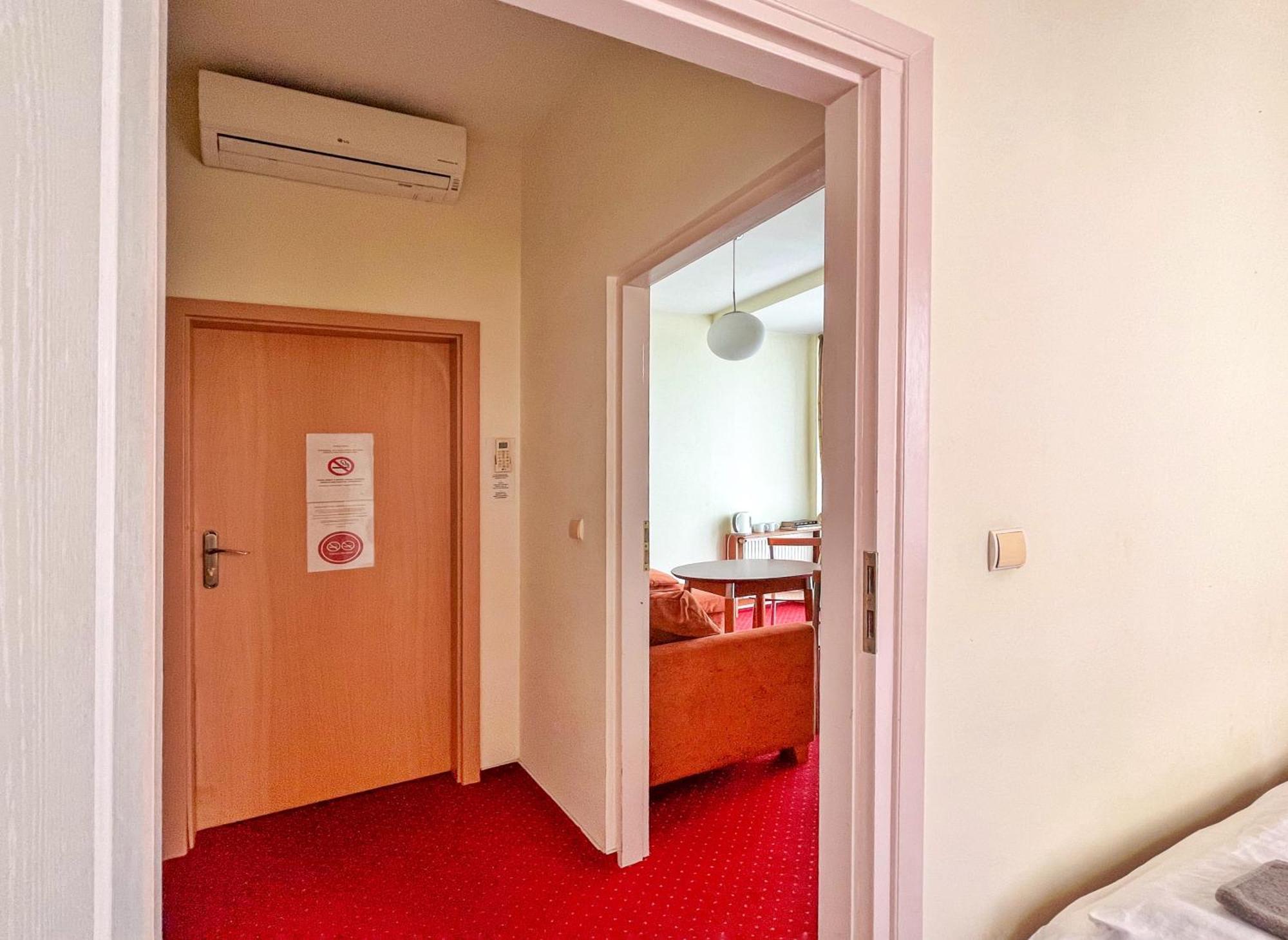 Fry House Hostel Βαρσοβία Εξωτερικό φωτογραφία